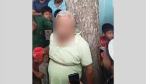 চিকিৎসককে গাছে বেঁধে